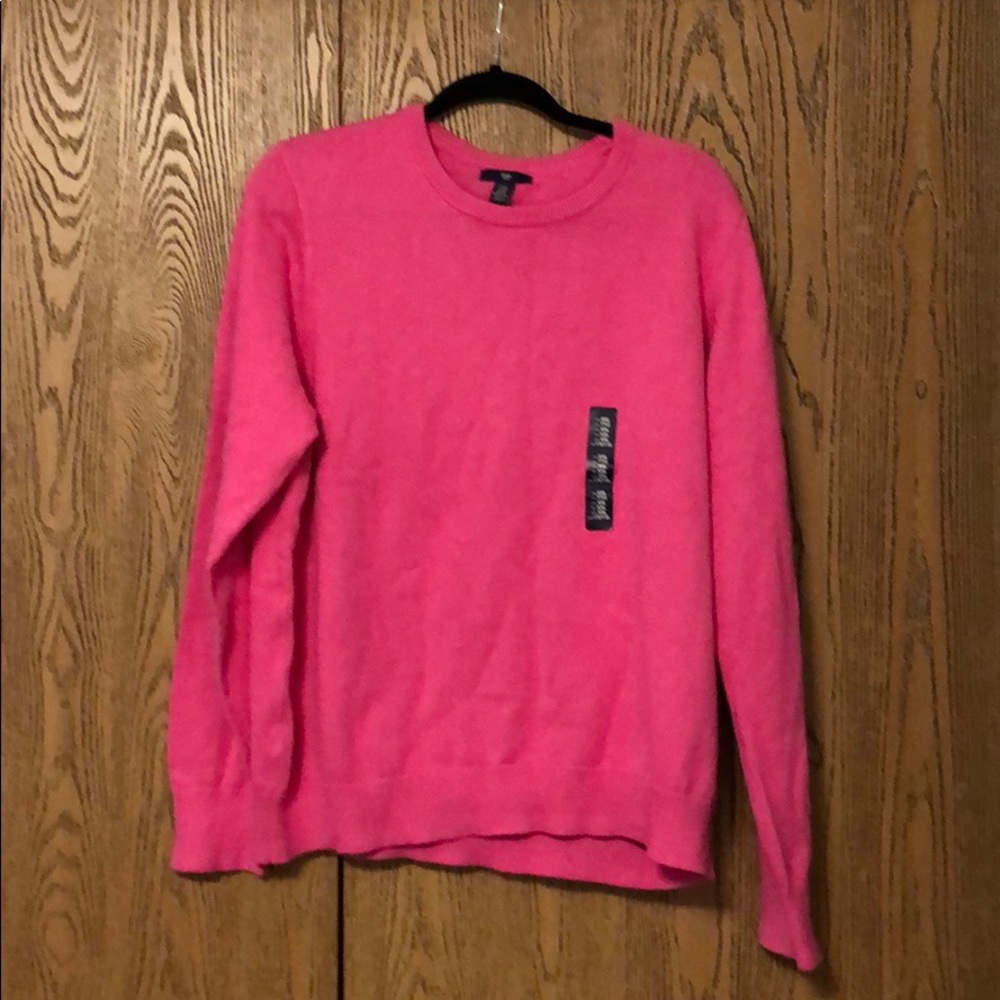 Pink Gap sweater never worn. Size XXL